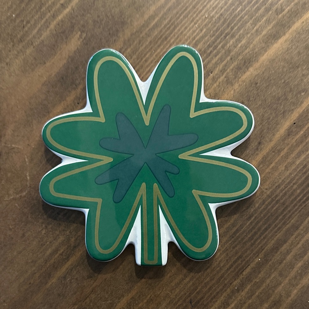 Green Clover Home Accent Decor